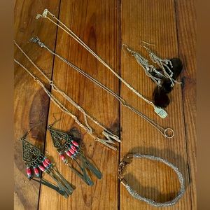 Costume Jewelry - Necklaces, bracelet, and earrings